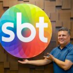 Téo José, do SBT, é o convidado especial da live de 1 ano do Blog do Allan Simon no YouTube - Foto: Divulgação/SBT