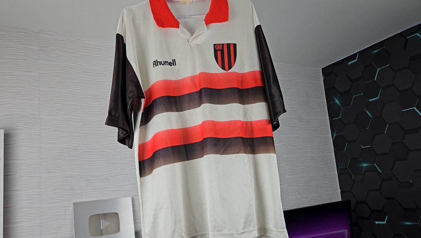 Camisa misteriosa do Athletico Paranaense